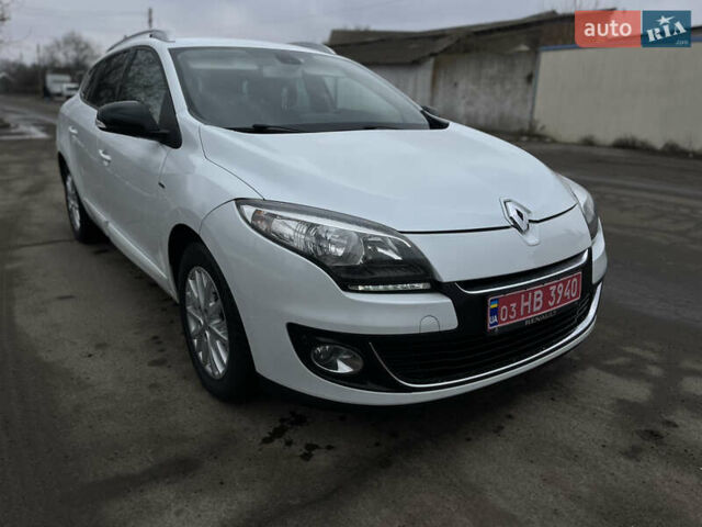 Белый Рено Меган, объемом двигателя 1.5 л и пробегом 238 тыс. км за 9000 $, фото 1 на Automoto.ua