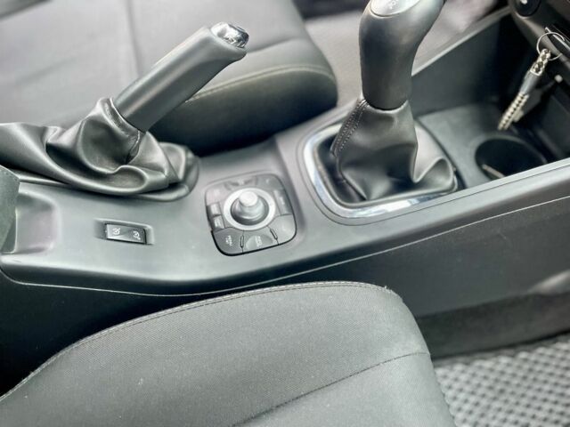 Белый Рено Меган, объемом двигателя 1.5 л и пробегом 286 тыс. км за 6999 $, фото 10 на Automoto.ua