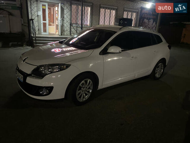 Білий Рено Меган, об'ємом двигуна 1.46 л та пробігом 282 тис. км за 7800 $, фото 2 на Automoto.ua