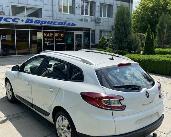 Белый Рено Меган, объемом двигателя 1.5 л и пробегом 241 тыс. км за 7800 $, фото 9 на Automoto.ua