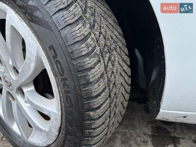 Білий Рено Меган, об'ємом двигуна 1.5 л та пробігом 248 тис. км за 7300 $, фото 35 на Automoto.ua