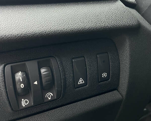 Білий Рено Меган, об'ємом двигуна 1.46 л та пробігом 256 тис. км за 7999 $, фото 17 на Automoto.ua