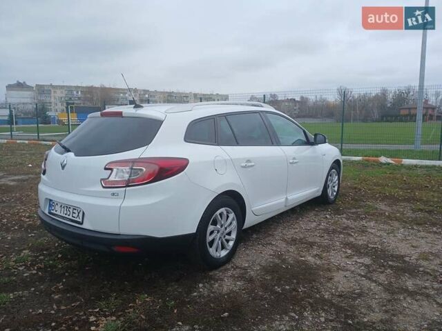 Белый Рено Меган, объемом двигателя 1.5 л и пробегом 241 тыс. км за 8599 $, фото 4 на Automoto.ua