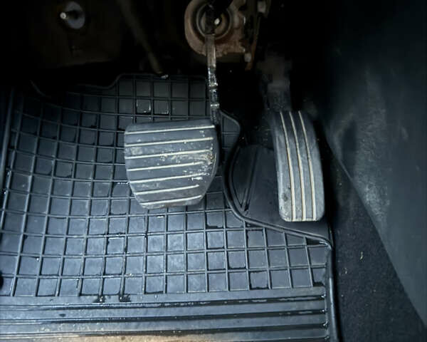 Белый Рено Меган, объемом двигателя 1.46 л и пробегом 300 тыс. км за 8300 $, фото 13 на Automoto.ua