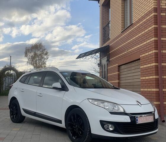 Рено Меган 2013 в Локачи на Automoto.ua Белый Рено Меган, объемом двигателя 1.5 л и пробегом 290 тыс. км за 7500 $, фото 2 на Automoto.ua