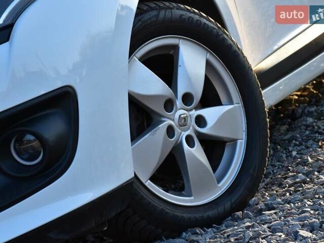 Белый Рено Меган, объемом двигателя 1.5 л и пробегом 232 тыс. км за 7800 $, фото 14 на Automoto.ua