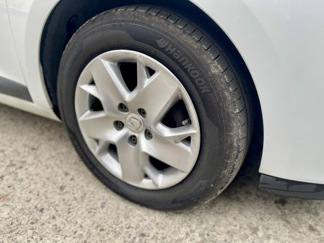 Белый Рено Меган, объемом двигателя 1.5 л и пробегом 286 тыс. км за 6999 $, фото 6 на Automoto.ua