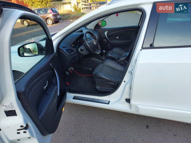 Белый Рено Меган, объемом двигателя 1.5 л и пробегом 268 тыс. км за 8700 $, фото 2 на Automoto.ua