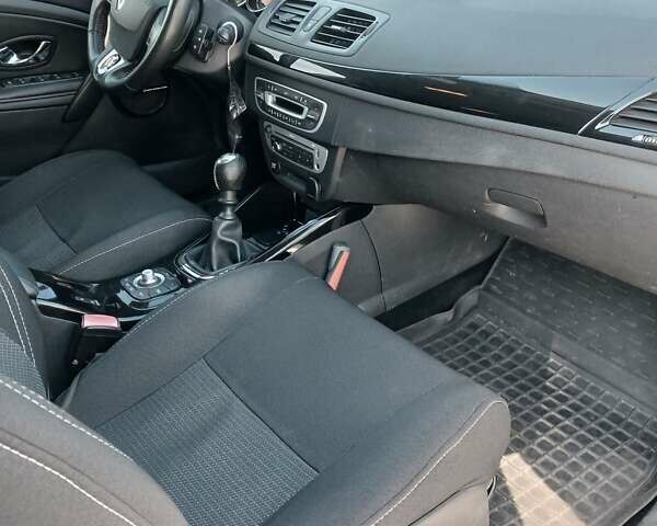 Белый Рено Меган, объемом двигателя 1.5 л и пробегом 207 тыс. км за 8500 $, фото 18 на Automoto.ua