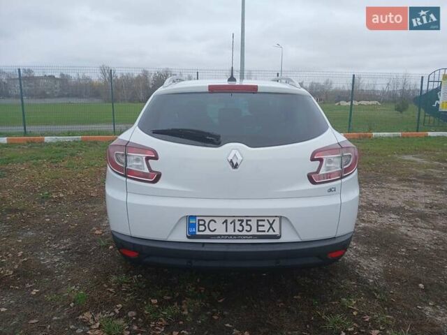Белый Рено Меган, объемом двигателя 1.5 л и пробегом 241 тыс. км за 8599 $, фото 5 на Automoto.ua