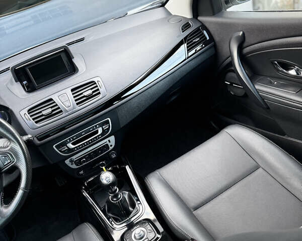 Белый Рено Меган, объемом двигателя 1.5 л и пробегом 236 тыс. км за 9700 $, фото 39 на Automoto.ua