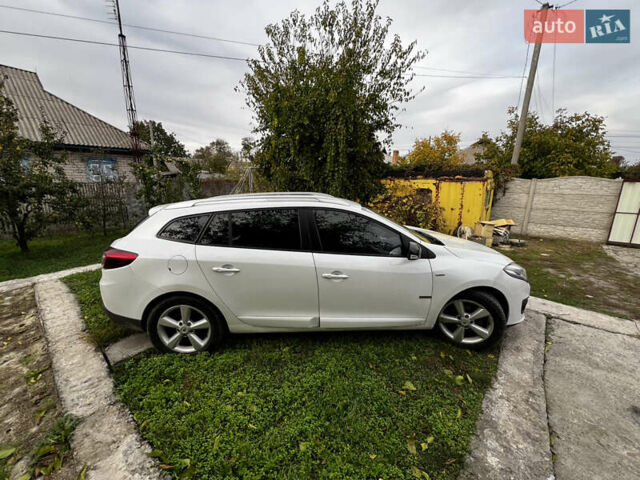 Белый Рено Меган, объемом двигателя 1.5 л и пробегом 217 тыс. км за 7600 $, фото 5 на Automoto.ua