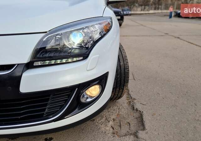 Білий Рено Меган, об'ємом двигуна 1.5 л та пробігом 241 тис. км за 7500 $, фото 9 на Automoto.ua