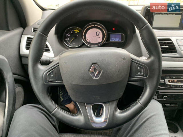 Белый Рено Меган, объемом двигателя 1.5 л и пробегом 300 тыс. км за 7300 $, фото 9 на Automoto.ua