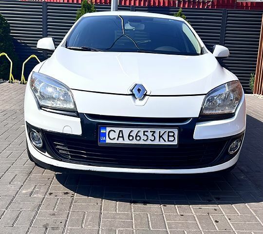 Белый Рено Меган, объемом двигателя 1.5 л и пробегом 265 тыс. км за 6950 $, фото 5 на Automoto.ua