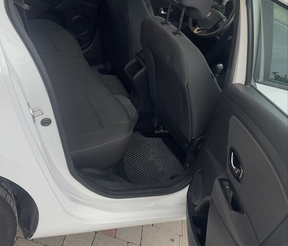 Рено Меган 2013 в Локачи на Automoto.ua Белый Рено Меган, объемом двигателя 1.5 л и пробегом 290 тыс. км за 7500 $, фото 16 на Automoto.ua