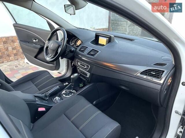 Білий Рено Меган, об'ємом двигуна 1.5 л та пробігом 185 тис. км за 9500 $, фото 31 на Automoto.ua