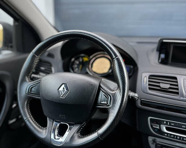 Белый Рено Меган, объемом двигателя 1.5 л и пробегом 236 тыс. км за 9700 $, фото 41 на Automoto.ua