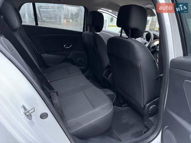 Білий Рено Меган, об'ємом двигуна 1.5 л та пробігом 248 тис. км за 7300 $, фото 23 на Automoto.ua