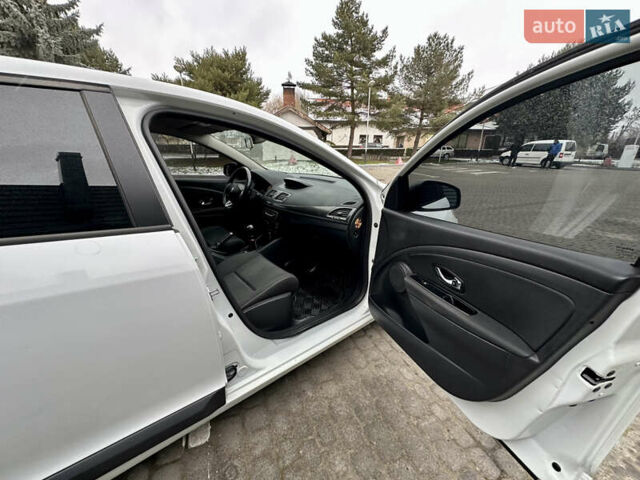 Білий Рено Меган, об'ємом двигуна 1.46 л та пробігом 223 тис. км за 6750 $, фото 22 на Automoto.ua