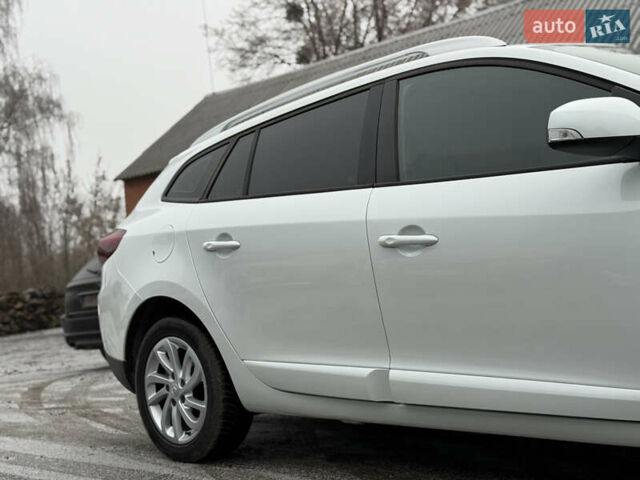 Белый Рено Меган, объемом двигателя 1.6 л и пробегом 153 тыс. км за 9300 $, фото 14 на Automoto.ua