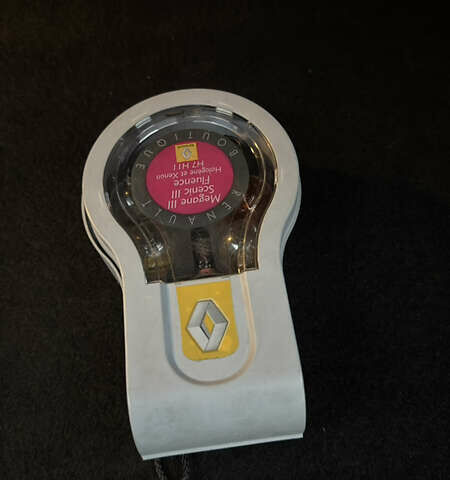 Белый Рено Меган, объемом двигателя 1.5 л и пробегом 241 тыс. км за 10200 $, фото 27 на Automoto.ua