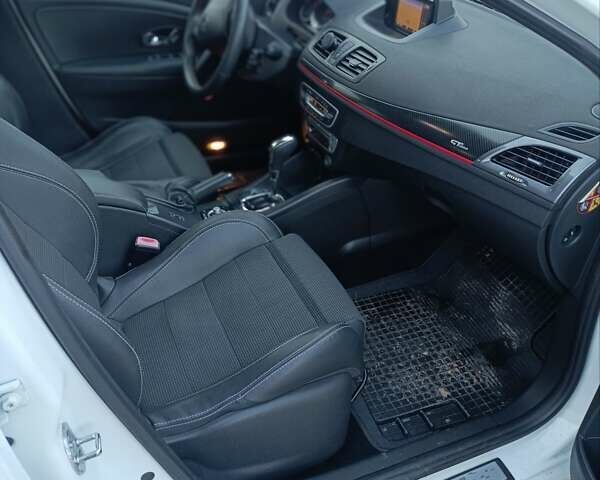 Рено Меган 2013 в Черкассах на Automoto.ua Белый Рено Меган, объемом двигателя 1.5 л и пробегом 211 тыс. км за 10400 $, фото 11 на Automoto.ua