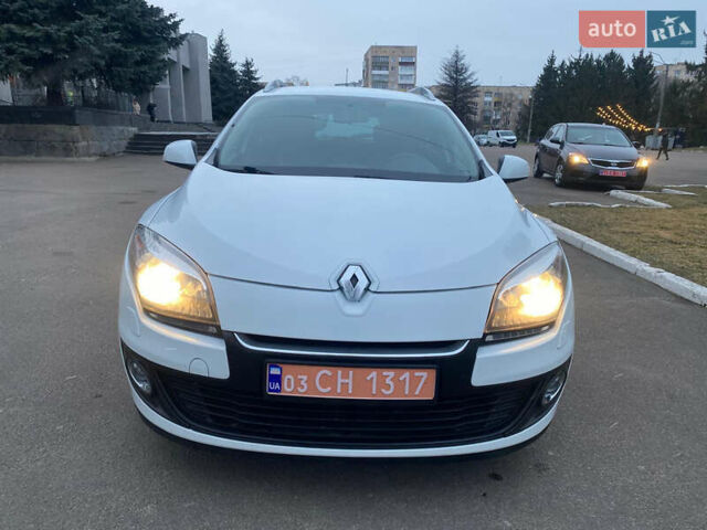 Белый Рено Меган, объемом двигателя 1.2 л и пробегом 146 тыс. км за 6600 $, фото 13 на Automoto.ua