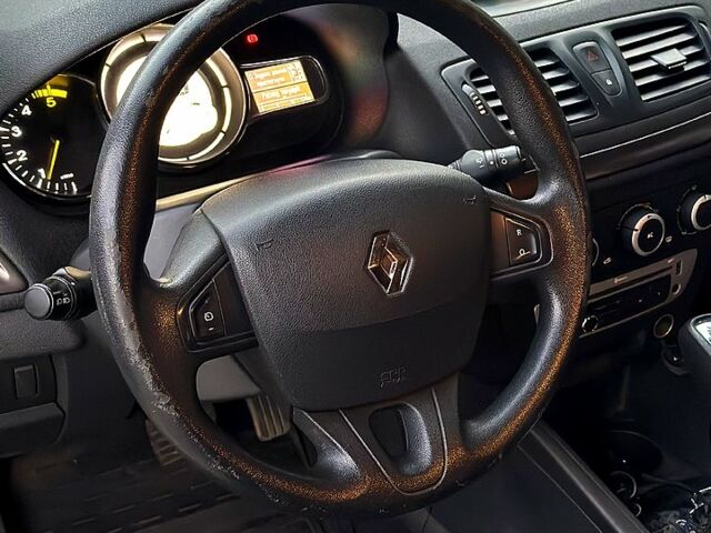 Белый Рено Меган, объемом двигателя 1.5 л и пробегом 235 тыс. км за 7200 $, фото 1 на Automoto.ua