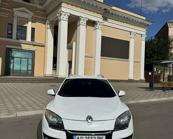 Белый Рено Меган, объемом двигателя 1.5 л и пробегом 234 тыс. км за 7600 $, фото 1 на Automoto.ua