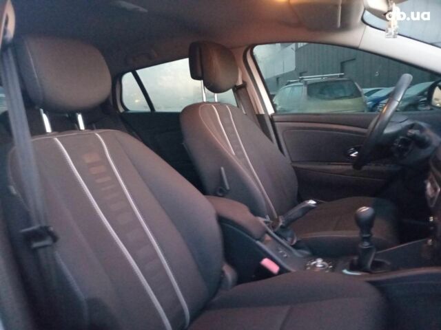 Белый Рено Меган, объемом двигателя 1.5 л и пробегом 315 тыс. км за 8990 $, фото 12 на Automoto.ua