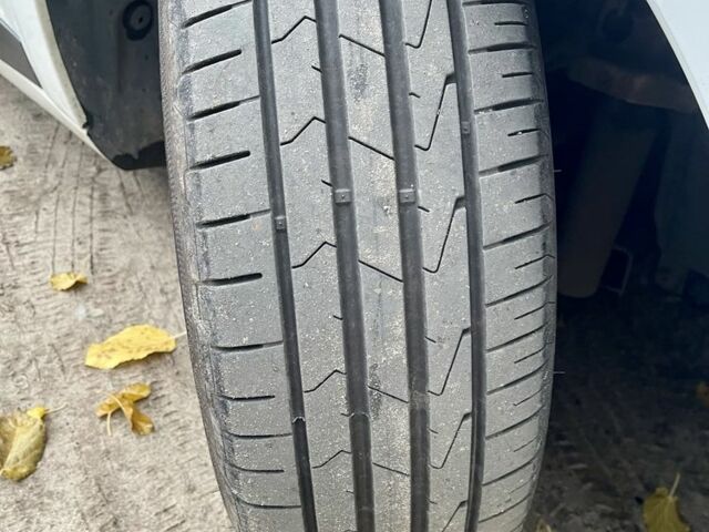 Белый Рено Меган, объемом двигателя 1.5 л и пробегом 286 тыс. км за 6999 $, фото 12 на Automoto.ua