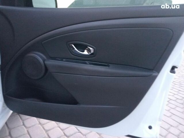 Белый Рено Меган, объемом двигателя 1.5 л и пробегом 315 тыс. км за 8990 $, фото 13 на Automoto.ua