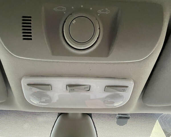 Белый Рено Меган, объемом двигателя 1.46 л и пробегом 308 тыс. км за 8700 $, фото 21 на Automoto.ua