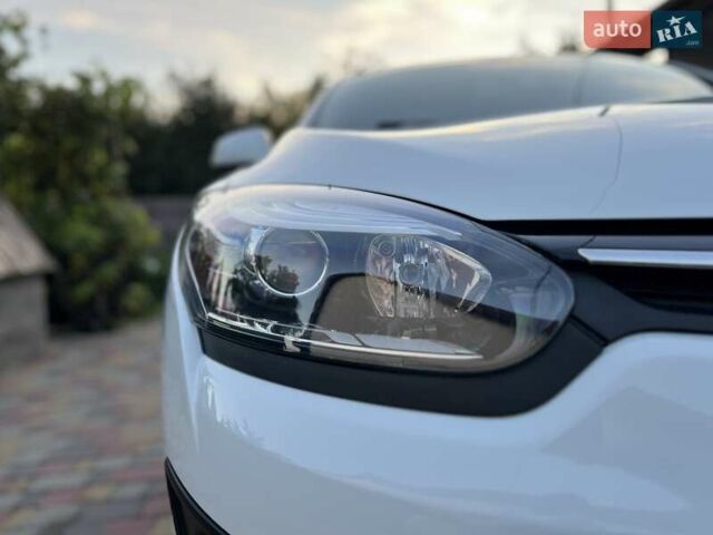Белый Рено Меган, объемом двигателя 1.46 л и пробегом 185 тыс. км за 9099 $, фото 31 на Automoto.ua