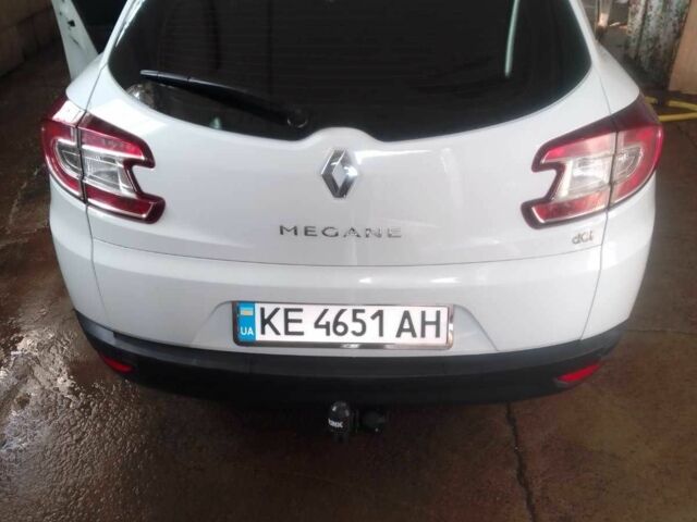 Рено Меган 2013 у Кривому Розі на Automoto.ua Білий Рено Меган, об'ємом двигуна 1.5 л та пробігом 268 тис. км за 8150 $, фото 4 на Automoto.ua