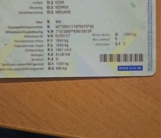 Білий Рено Меган, об'ємом двигуна 1.5 л та пробігом 300 тис. км за 1726 $, фото 8 на Automoto.ua