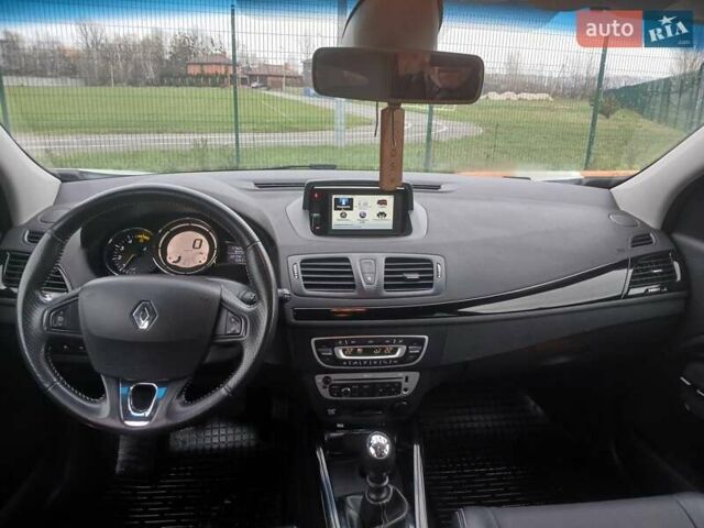 Белый Рено Меган, объемом двигателя 1.5 л и пробегом 241 тыс. км за 8599 $, фото 11 на Automoto.ua
