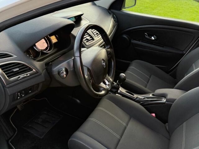 Белый Рено Меган, объемом двигателя 1.5 л и пробегом 188 тыс. км за 2300 $, фото 7 на Automoto.ua