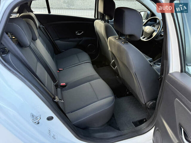 Белый Рено Меган, объемом двигателя 1.5 л и пробегом 259 тыс. км за 7999 $, фото 22 на Automoto.ua