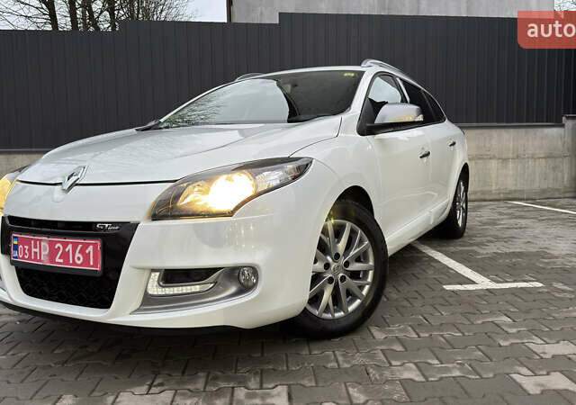 Белый Рено Меган, объемом двигателя 1.5 л и пробегом 241 тыс. км за 10200 $, фото 4 на Automoto.ua