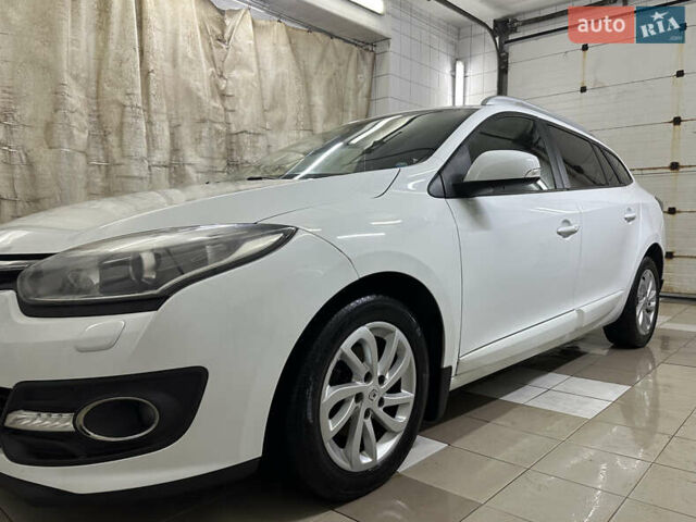 Белый Рено Меган, объемом двигателя 1.5 л и пробегом 237 тыс. км за 8150 $, фото 8 на Automoto.ua