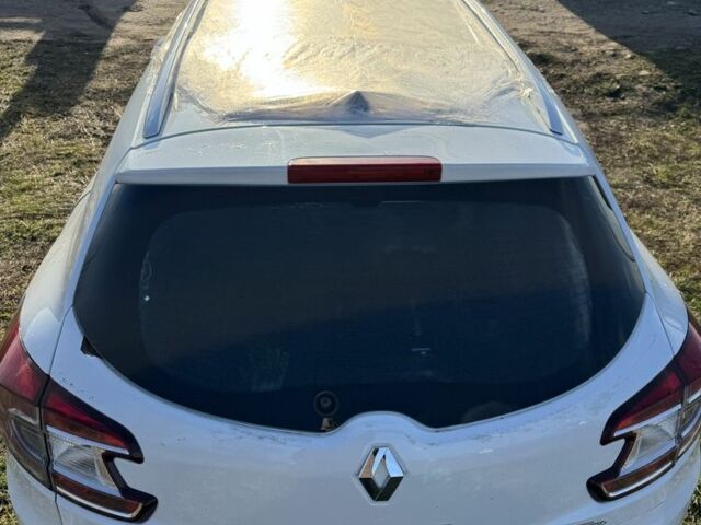 Белый Рено Меган, объемом двигателя 1.5 л и пробегом 260 тыс. км за 4800 $, фото 4 на Automoto.ua