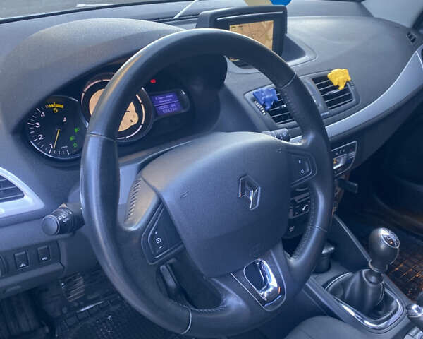 Білий Рено Меган, об'ємом двигуна 1.46 л та пробігом 282 тис. км за 7800 $, фото 25 на Automoto.ua
