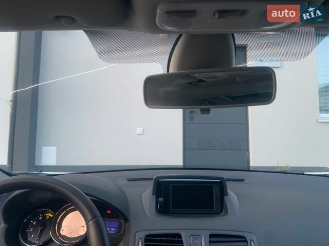 Білий Рено Меган, об'ємом двигуна 1.46 л та пробігом 398 тис. км за 6100 $, фото 20 на Automoto.ua