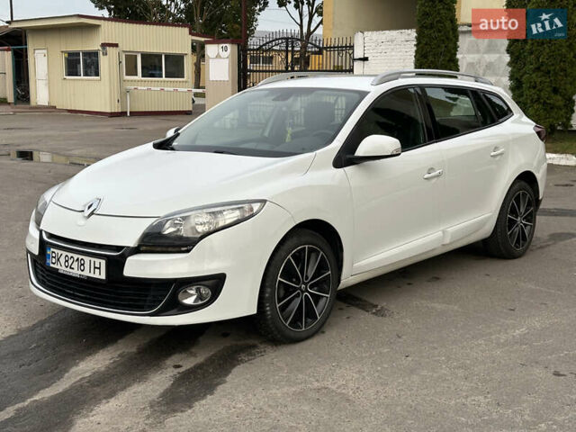 Рено Меган 2013 у Рівному на Automoto.ua Білий Рено Меган, об'ємом двигуна 1.6 л та пробігом 240 тис. км за 7950 $, фото 12 на Automoto.ua