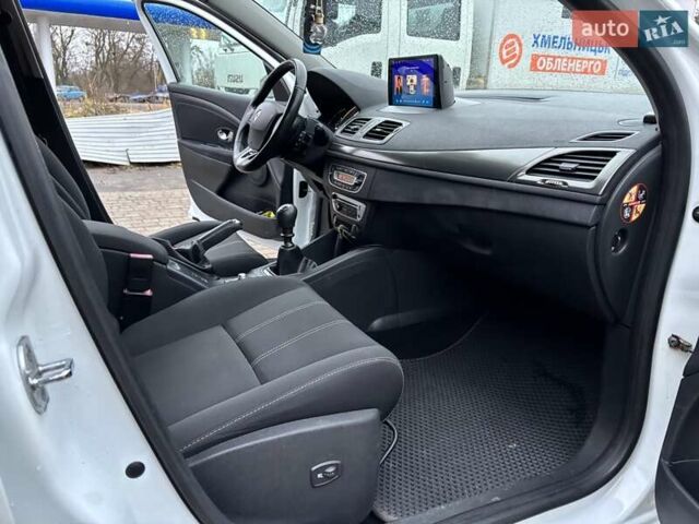 Білий Рено Меган, об'ємом двигуна 1.5 л та пробігом 248 тис. км за 7300 $, фото 28 на Automoto.ua