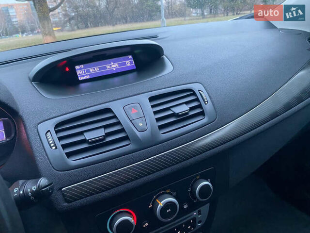 Белый Рено Меган, объемом двигателя 1.2 л и пробегом 146 тыс. км за 6600 $, фото 38 на Automoto.ua