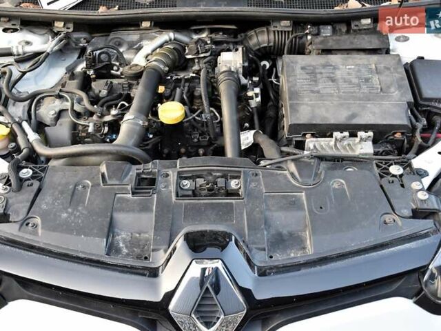 Белый Рено Меган, объемом двигателя 1.5 л и пробегом 232 тыс. км за 7800 $, фото 44 на Automoto.ua