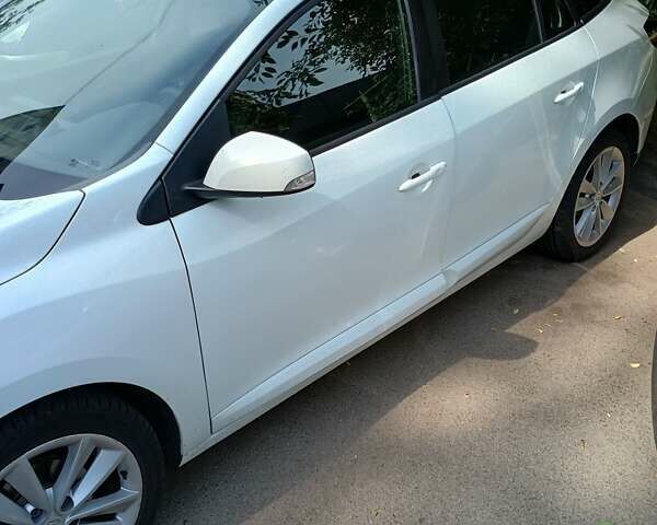 Білий Рено Меган, об'ємом двигуна 1.46 л та пробігом 185 тис. км за 7900 $, фото 4 на Automoto.ua